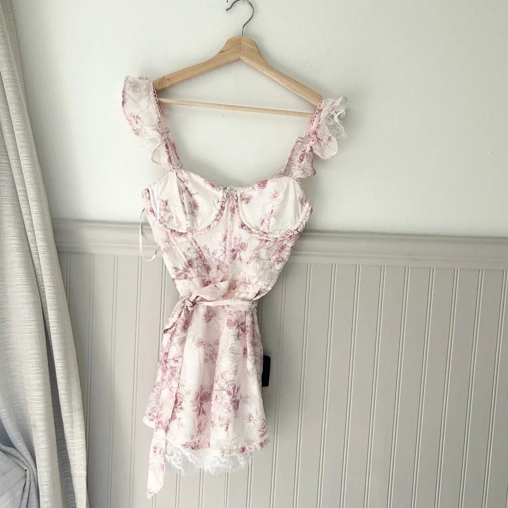 ⭐️ NEW Lulu's XS Ivory Pink Floral Lace-Trim Bustier Romper Corquette - Picture 2 of 12